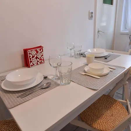 Dulcineea Apt- Free Parking-family Friendly