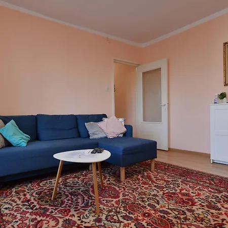 Dulcineea Apt- Free Parking-family Friendly Apartment *